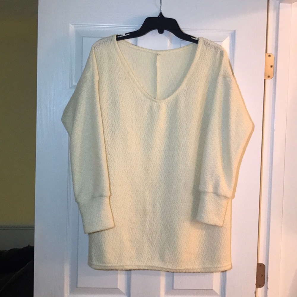 Cream sweater ✨